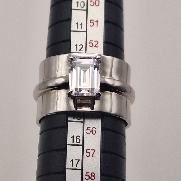 Diamonique x Lisa Freede Emerald-Cut Adjustable Cigar Band Ring–Silver Tone Sz 7 - Picture 3 of 12